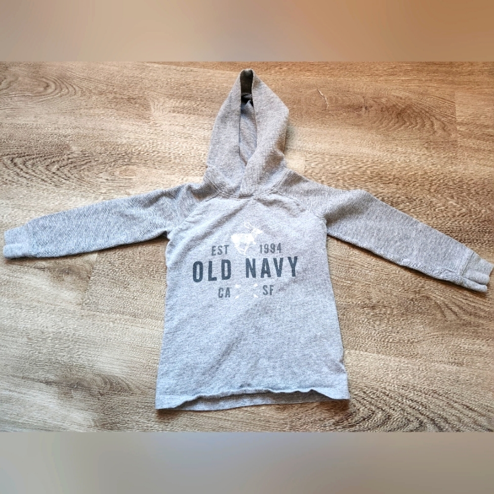 Old Navy long sleeved‎ shirt boy size 5t